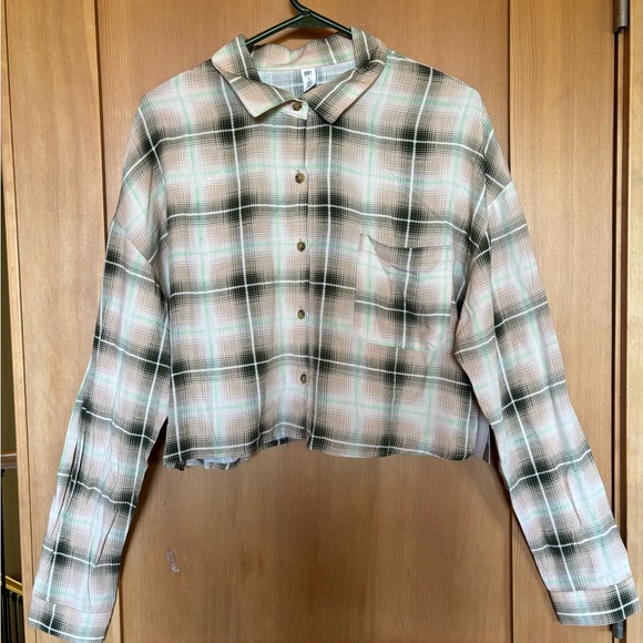 NWT BP Medium Women’s Cropped Long Sleeve Button Down Green/Ivory Plaid - Picture 3 of 10